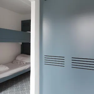 *** Hotel Untalented - France